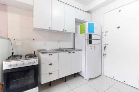 Cozinha  de apartamento para alugar com 2 quartos, 33m² em Parque Fongaro, São Paulo