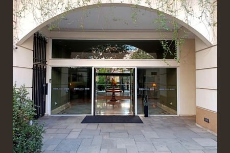 Apartamento à venda com 53m², 1 quarto e 2 vagas Apartamento à venda com 53m², 1 quarto e 2 vagasEntrada do edifício