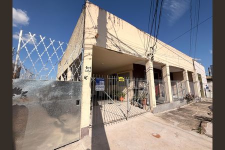 Fachada de casa à venda com 8 quartos, 300m² em Jardim Estadio, Jundiaí
