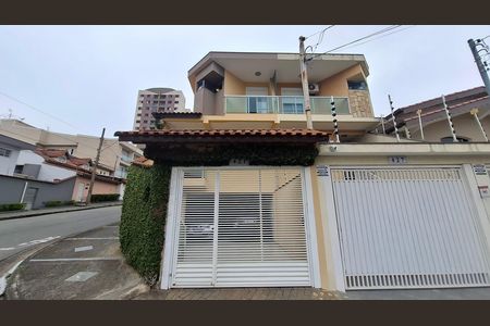 Fachada de casa à venda com 3 quartos, 190m² em Vila Floresta, Santo André