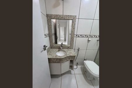 Casa para alugar com 140m², 4 quartos e 3 vagas Casa para alugar com 140m², 4 quartos e 3 vagasBanheiro social