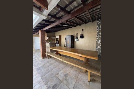 Casa para alugar com 4 quartos, 140m² em Tubalina, Uberlândia