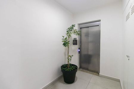 Apartamento à venda com 45m², 2 quartos e 1 vaga Apartamento à venda com 45m², 2 quartos e 1 vagaElevador