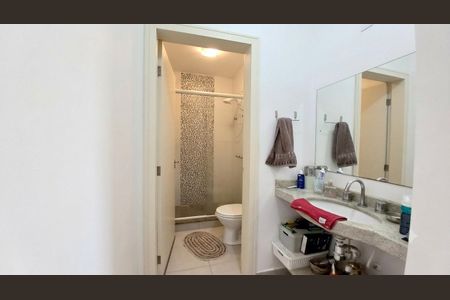 Banheiro da Suíte de casa para alugar com 3 quartos, 127m² em Rio Tavares, Florianópolis