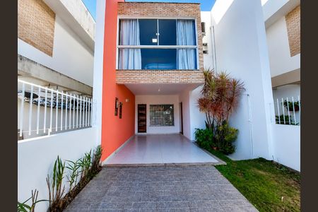 Fachada de casa para alugar com 3 quartos, 127m² em Rio Tavares, Florianópolis