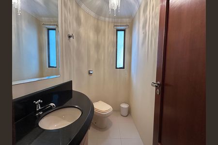 Apartamento para alugar com 207m², 4 quartos e 2 vagasLavabo
