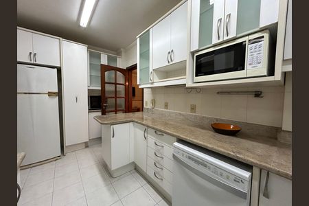 Apartamento para alugar com 207m², 4 quartos e 2 vagasCozinha 