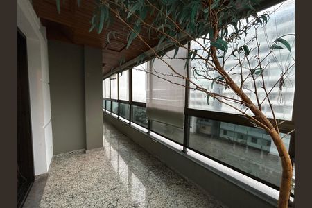 Apartamento para alugar com 207m², 4 quartos e 2 vagasVaranda