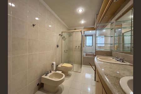 Apartamento para alugar com 207m², 4 quartos e 2 vagasBanheiro suíte 2
