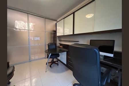 Apartamento para alugar com 207m², 4 quartos e 2 vagasQuarto 1