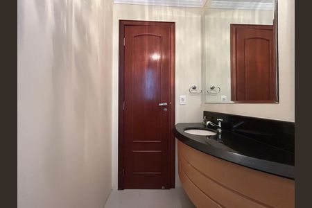 Apartamento para alugar com 207m², 4 quartos e 2 vagasLavabo