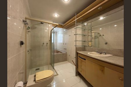 Apartamento para alugar com 207m², 4 quartos e 2 vagasBanheiro suíte 2
