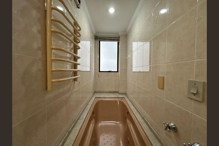 Apartamento para alugar com 207m², 4 quartos e 2 vagasBanheiro suíte 2