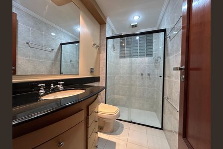 Apartamento para alugar com 207m², 4 quartos e 2 vagasBanheiro Social