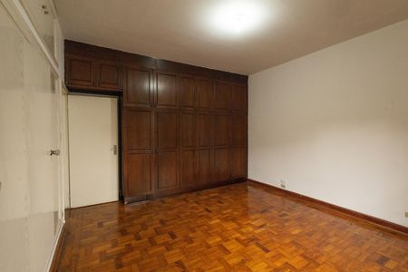 Casa para alugar com 525m², 3 quartos e 3 vagas Casa para alugar com 525m², 3 quartos e 3 vagasQuarto 1