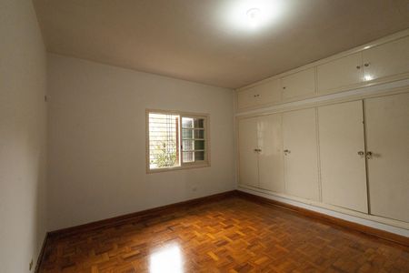 Casa para alugar com 525m², 3 quartos e 3 vagas Casa para alugar com 525m², 3 quartos e 3 vagasQuarto 1