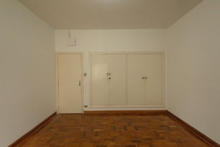 Casa para alugar com 525m², 3 quartos e 3 vagas Casa para alugar com 525m², 3 quartos e 3 vagasQuarto 2