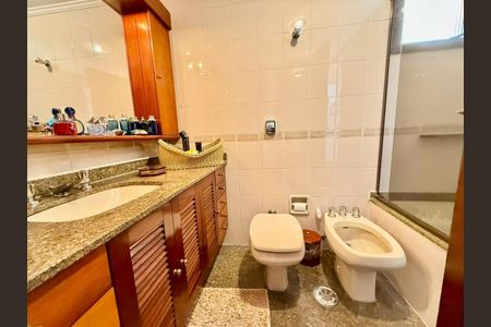 Apartamento à venda com 246m², 3 quartos e 3 vagas