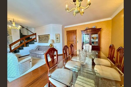 Apartamento à venda com 246m², 3 quartos e 3 vagas