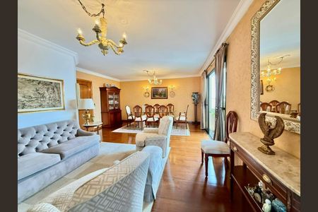 Apartamento à venda com 246m², 3 quartos e 3 vagas