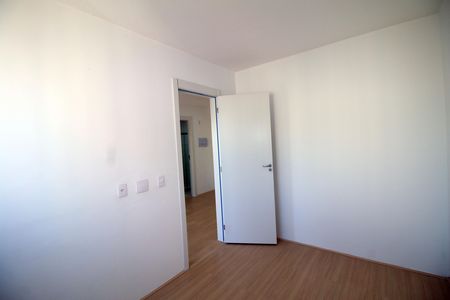Quarto 1 de apartamento para alugar com 2 quartos, 38m² em Irajá, Rio de Janeiro
