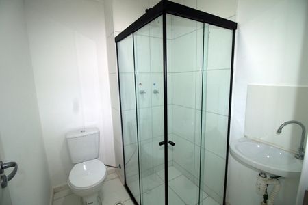 Banheiro de apartamento para alugar com 2 quartos, 38m² em Irajá, Rio de Janeiro