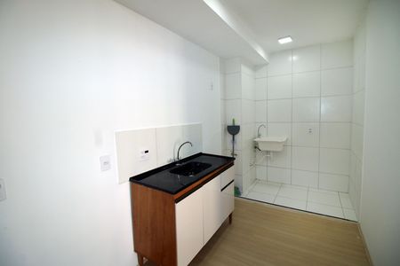 Cozinha de apartamento para alugar com 2 quartos, 38m² em Irajá, Rio de Janeiro