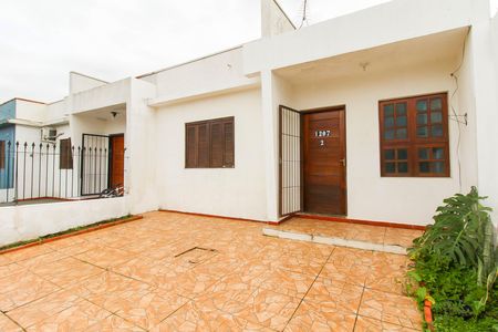 Área externa de casa para alugar com 2 quartos, 53m² em Parque da Matriz, Cachoeirinha
