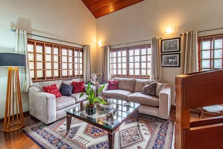 Casa à venda com 278m², 3 quartos e 4 vagas