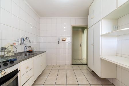 Cozinha de apartamento para alugar com 2 quartos, 50m² em Jardim Oriental, São Paulo