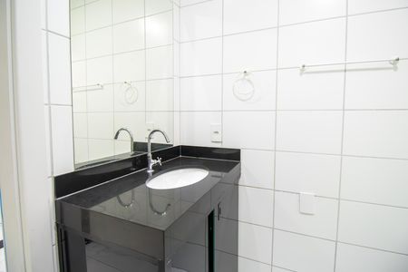 Banheiro de apartamento para alugar com 1 quarto, 42m² em Bonsucesso, Rio de Janeiro