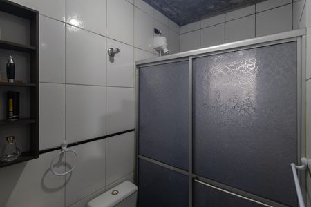 Casa de condomínio à venda com 120m², 4 quartos e 1 vaga Casa de condomínio à venda com 120m², 4 quartos e 1 vagaBanheiro da Suíte 2