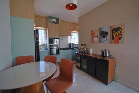 Apartamento à venda com 95m², 2 quartos e 1 vagaCozinha