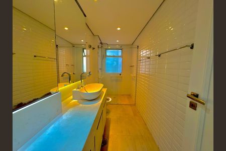 Apartamento à venda com 194m², 4 quartos e 2 vagas
