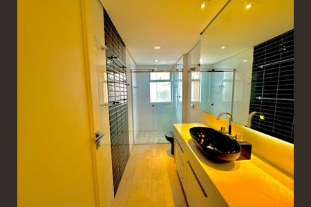 Apartamento à venda com 194m², 4 quartos e 2 vagas