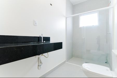 Banheiro Social de casa à venda com 3 quartos, 187m² em Vila Camargos, Guarulhos