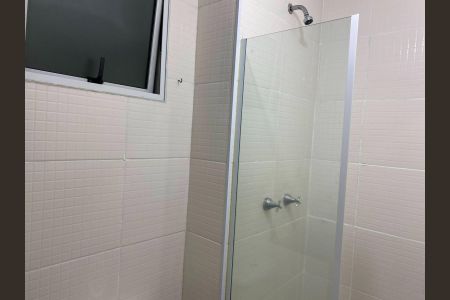 Banheiro de apartamento à venda com 3 quartos, 53m² em Vila Florida, Guarulhos