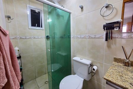 Banheiro da Suíte 1 de apartamento para alugar com 2 quartos, 94m² em Maracanã, Praia Grande