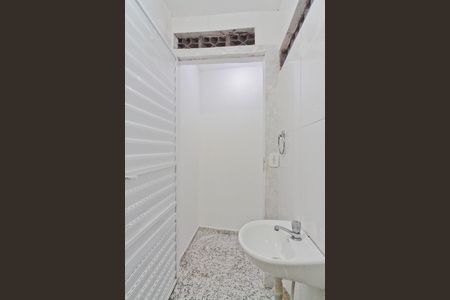 Casa para alugar com 60m², 2 quartos e sem vaga Casa para alugar com 60m², 2 quartos e sem vagaBanheiro