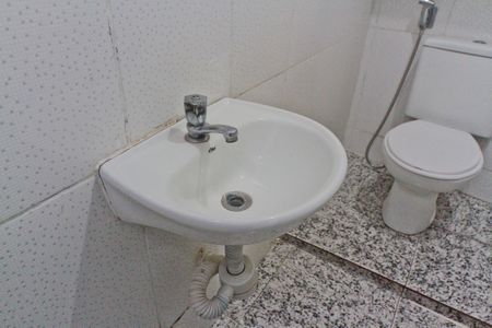 Casa para alugar com 60m², 2 quartos e sem vaga Casa para alugar com 60m², 2 quartos e sem vagaBanheiro