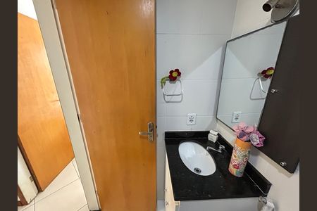 Apartamento à venda com 74m², 2 quartos e 1 vagaBanheiro Social