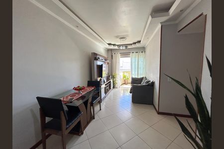 Apartamento à venda com 74m², 2 quartos e 1 vagaSala