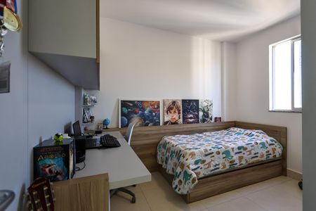 Apartamento à venda com 95m², 3 quartos e 2 vagasQuarto 2