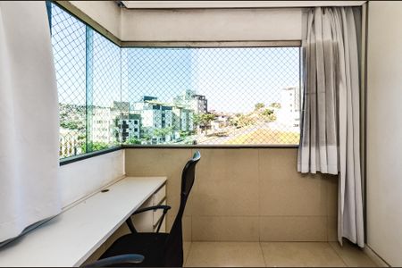 Apartamento à venda com 97m², 3 quartos e 1 vaga Apartamento à venda com 97m², 3 quartos e 1 vagaVaranda