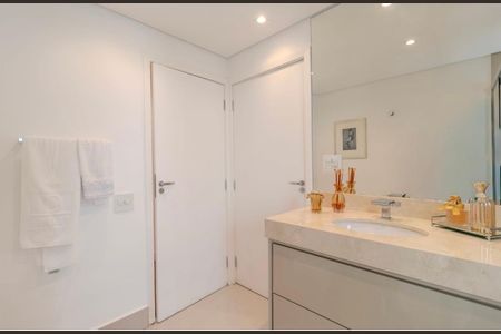 Apartamento à venda com 131m², 2 quartos e 1 vaga Apartamento à venda com 131m², 2 quartos e 1 vagaBanheiro