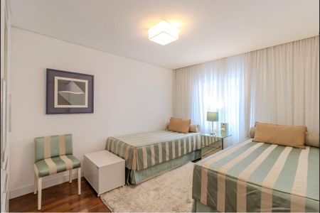 Apartamento à venda com 131m², 2 quartos e 1 vaga Apartamento à venda com 131m², 2 quartos e 1 vagaQuarto