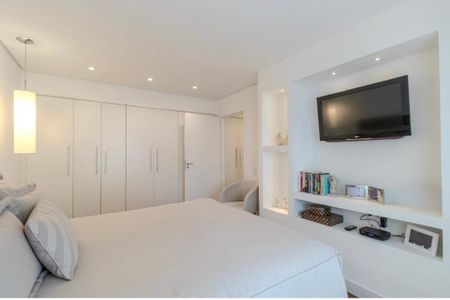 Apartamento à venda com 131m², 2 quartos e 1 vaga Apartamento à venda com 131m², 2 quartos e 1 vagaQuarto