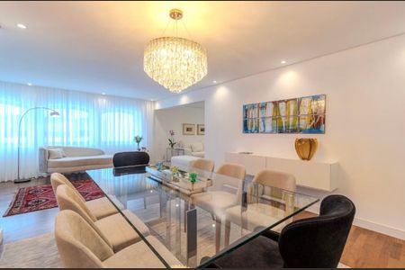 Apartamento à venda com 131m², 2 quartos e 1 vaga Apartamento à venda com 131m², 2 quartos e 1 vagaSala