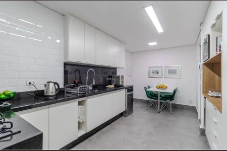 Apartamento à venda com 131m², 2 quartos e 1 vaga Apartamento à venda com 131m², 2 quartos e 1 vagaCozinha