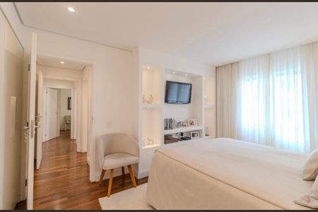 Apartamento à venda com 131m², 2 quartos e 1 vaga Apartamento à venda com 131m², 2 quartos e 1 vagaQuarto